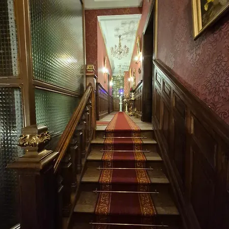 Chateau / Manoir De Saint-gaudens Daire